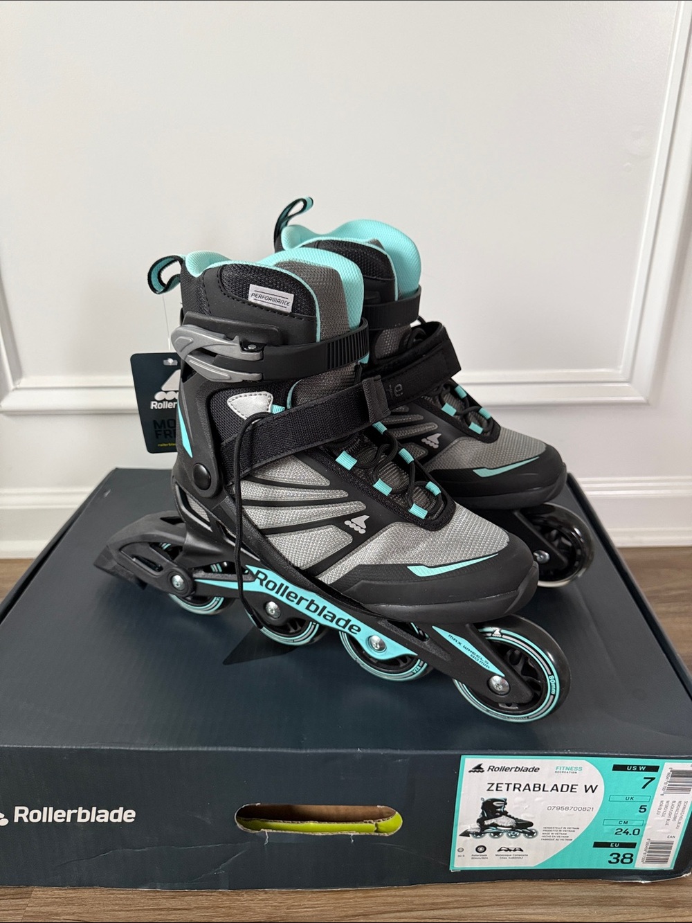 Rollerblade Zetrablade W Women's Inline Skates Sz 7 Black Light Blue New In Box
